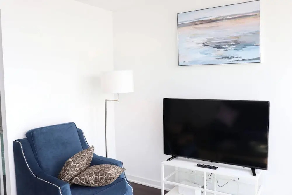 Aaira Suites CN Tower View