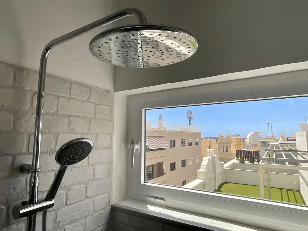 Santa Cruz Luxury Low-Cost Apartment with Terrace & Views