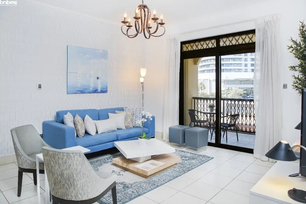Lux 2B in Oldtown in of DT by Bnbme Homes