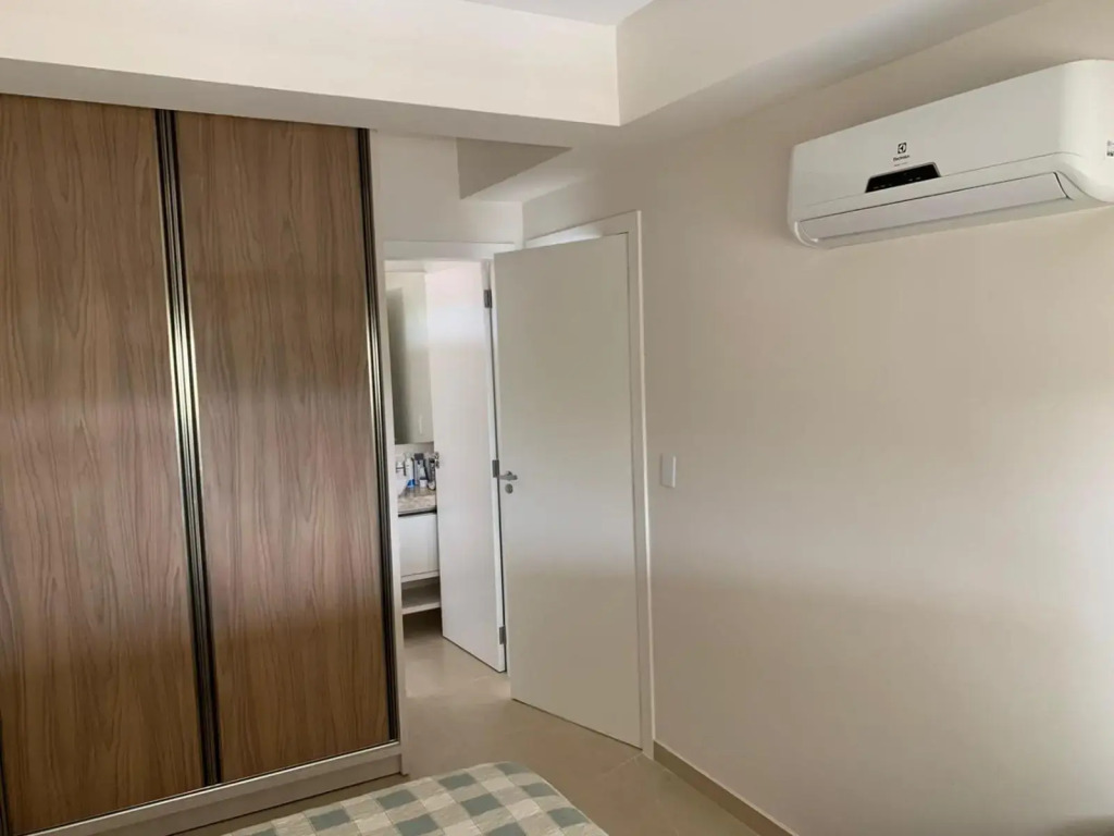 Lindo Apartamento no Mariscal, Bombinhas, com estacionamento e quintal, a 290 metros da praia do Canto Grande!!!