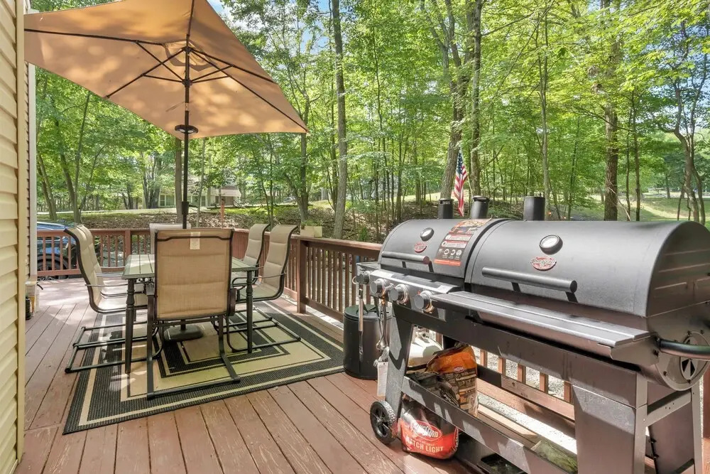 Grill & Games: Family Home in East Stroudsburg!
