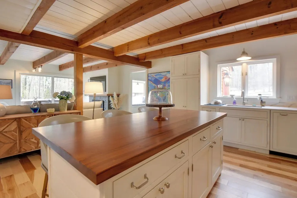 Private Hot Tub & Deck: North Conway Retreat
