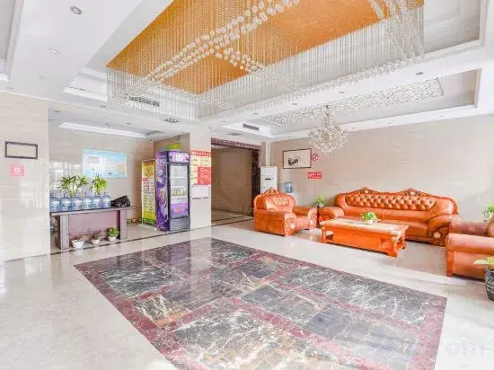 Xixia Chaoyue Business Hotel
