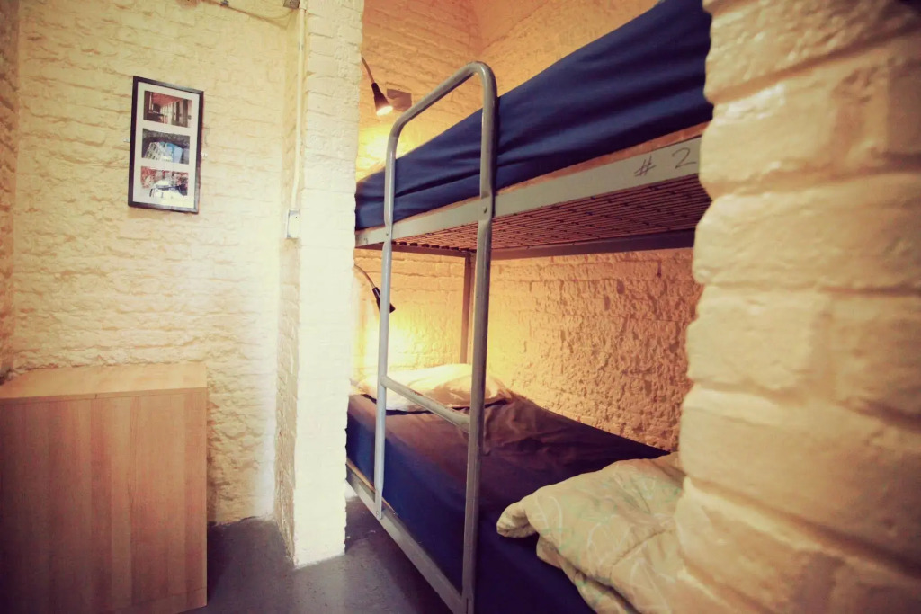 Saintlo Ottawa Jail Hostel