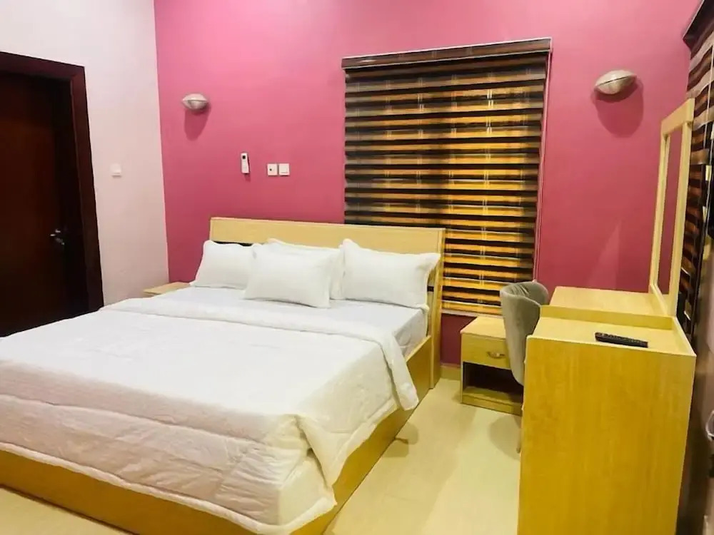 La Nice Apartment and Suites