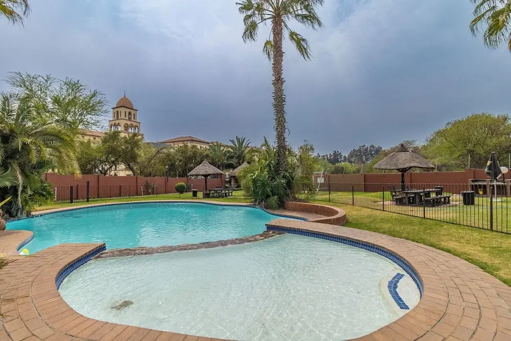 Exquisite 2 Bedroom Garden Townhouse in the Heart of Fourways