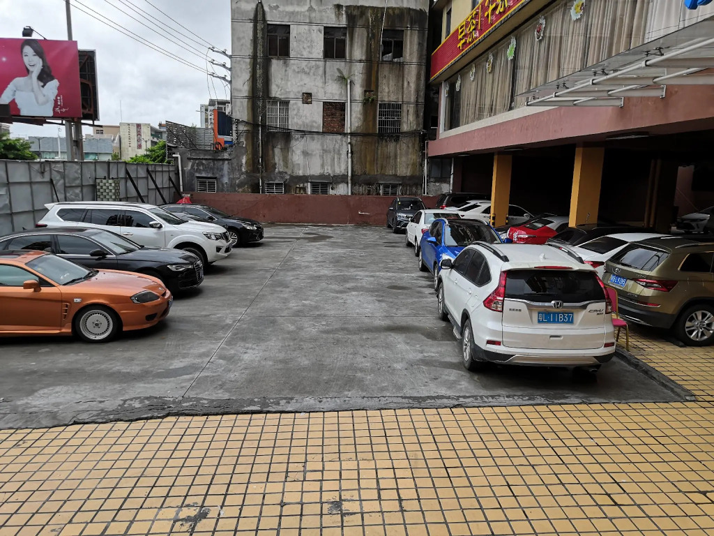 Hanting Hotel Shanwei Lufeng Renmin Bridge