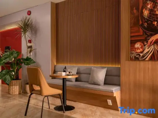 Love Hotel Airport