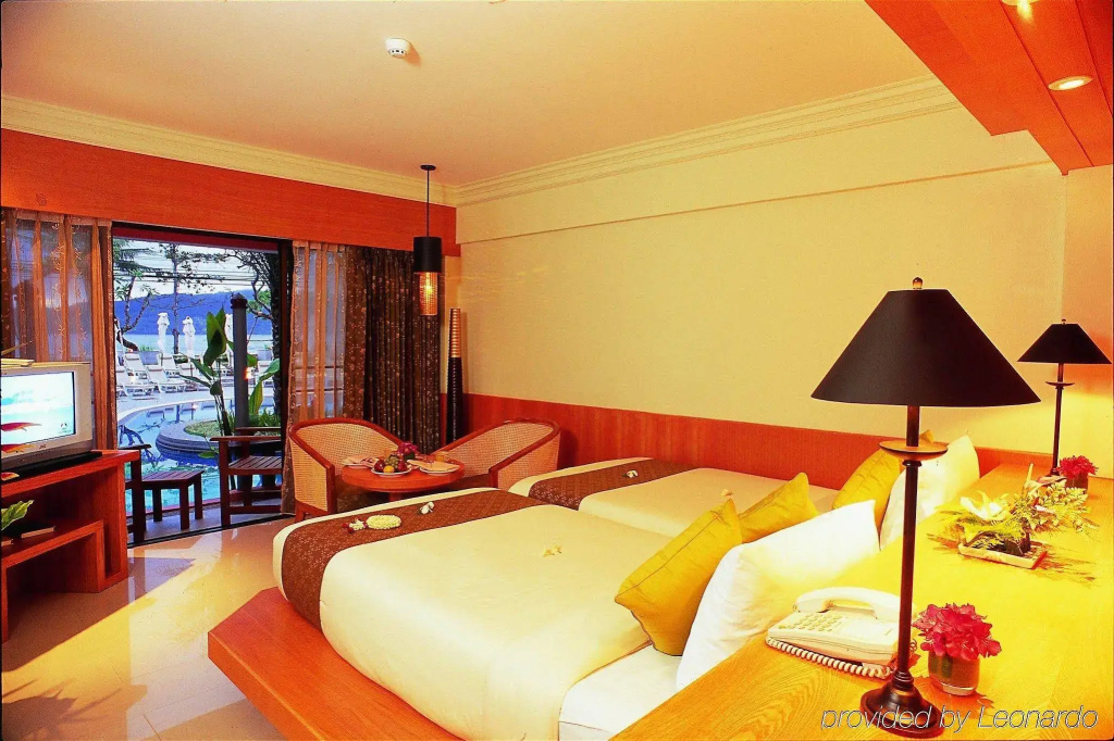 Seaview Patong Hotel