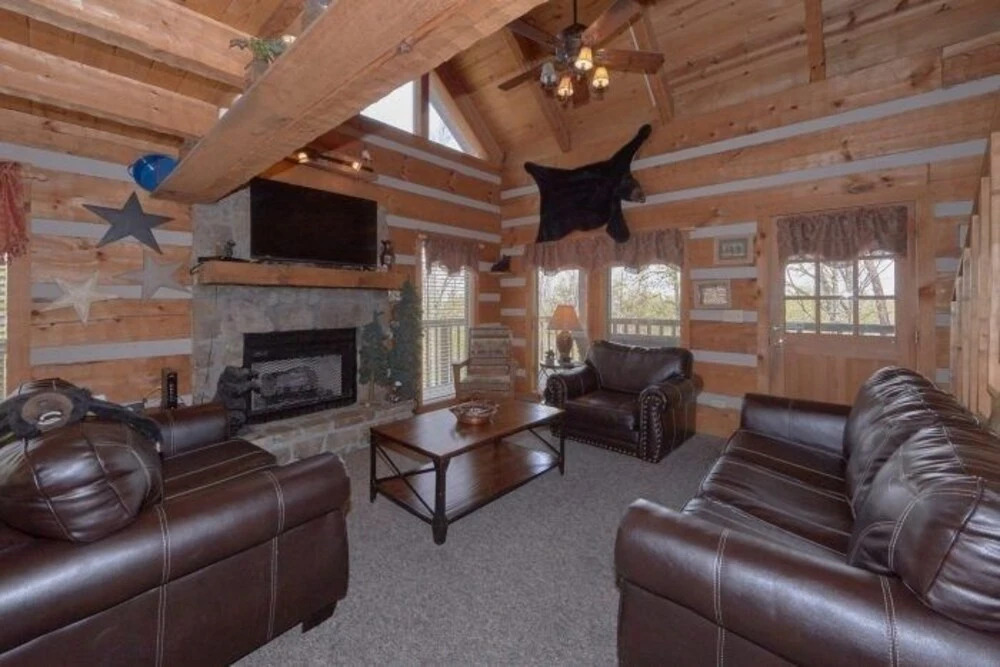 Black Bear Lodge 4 Bedroom Cabin