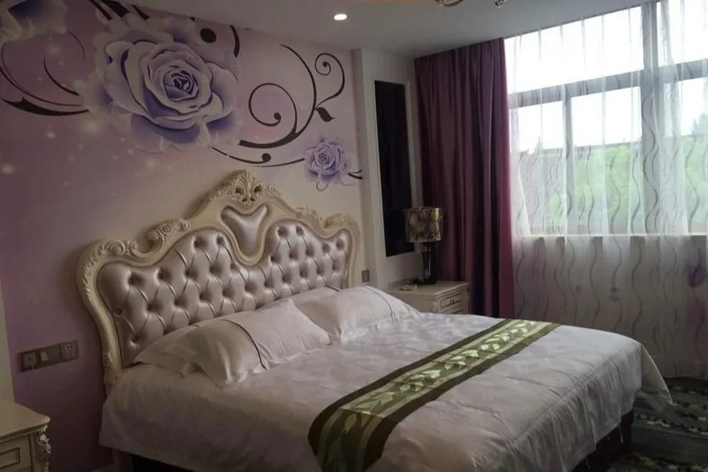 Shanghai Happy Hotel