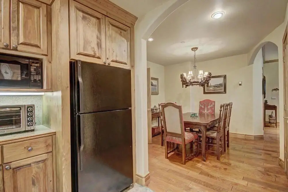 Cozy & Central Arrowhead Ge Townhome 2 Bedroom Condo by RedAwning