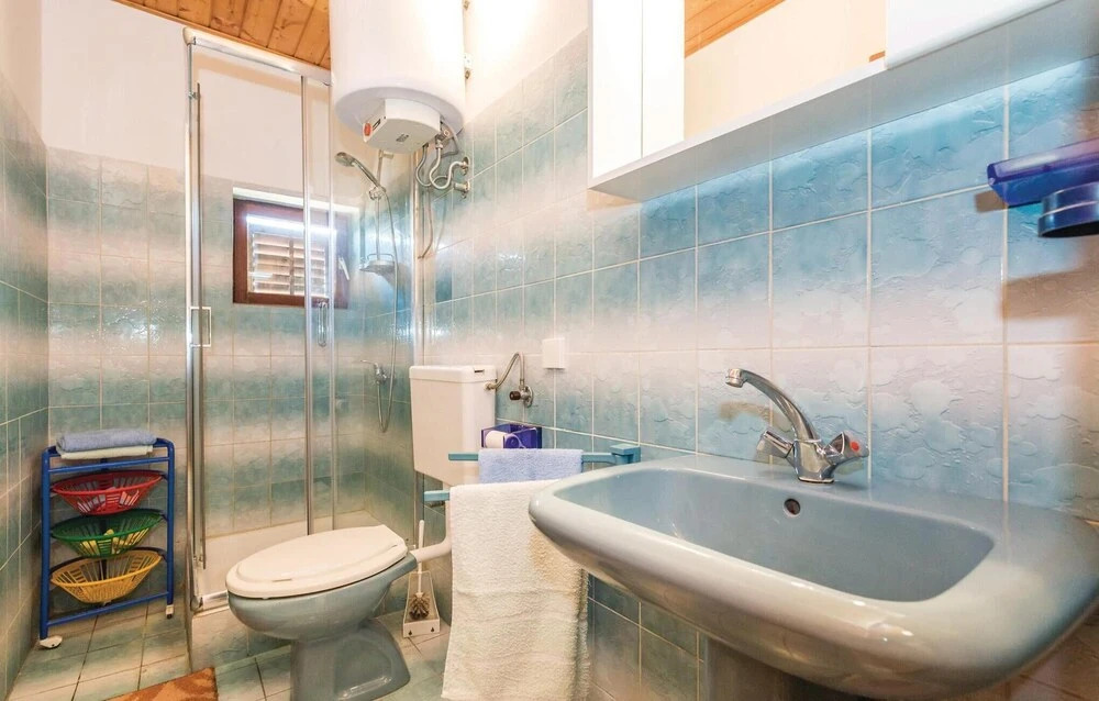 Awesome Home in Barbat-rab With Wifi and 3 Bedrooms