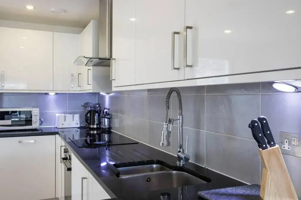 Bright and Modern 3 Bed Apartment Hyde Park Central London