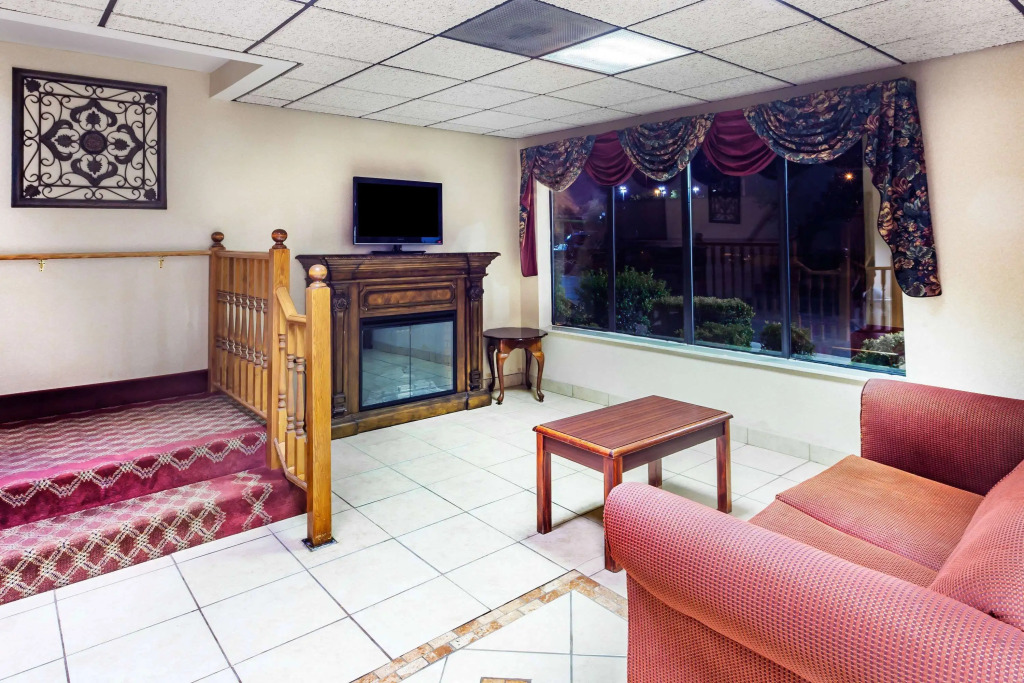Super 8 by Wyndham Morristown/South