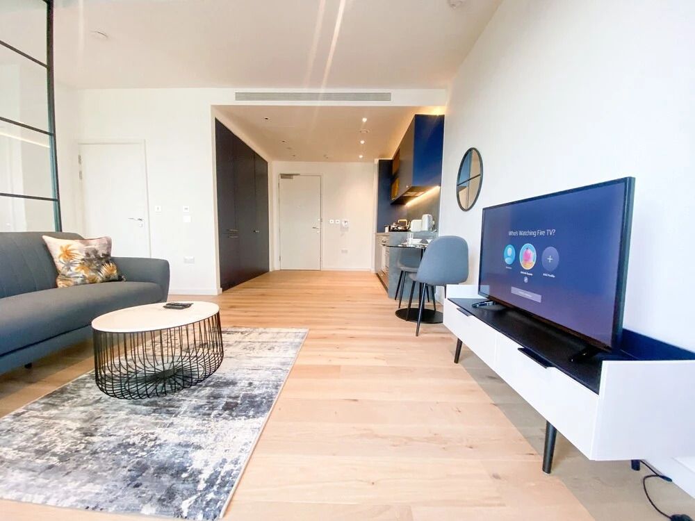 Luxury Apartment Minutes From Canning Town