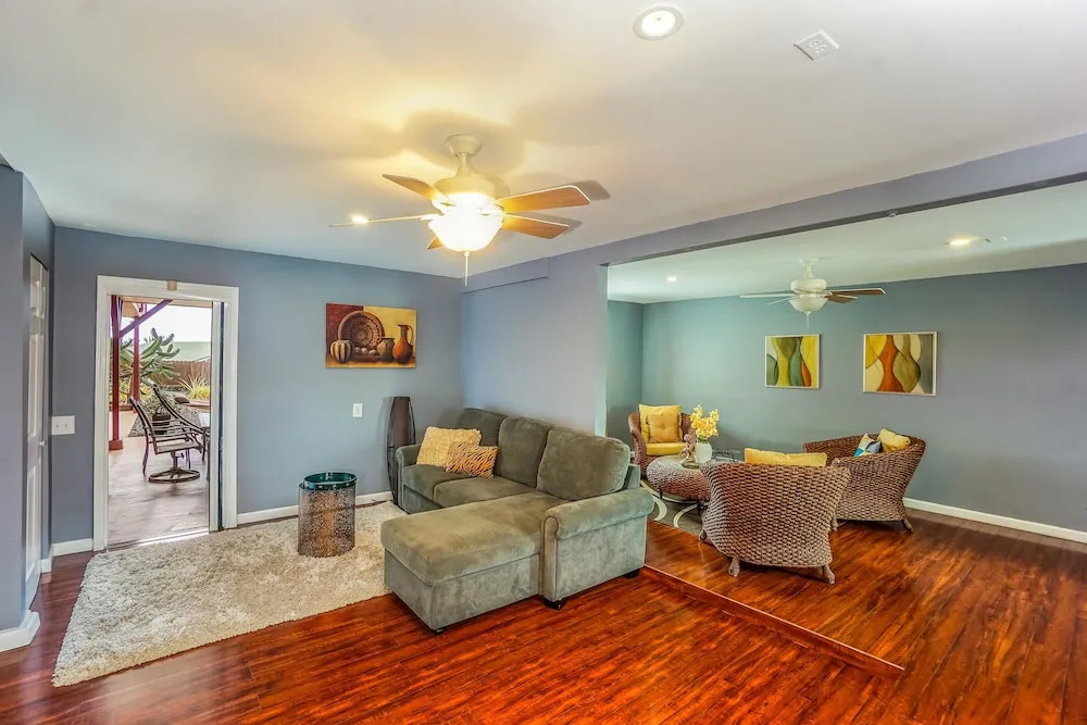 Hale Nui Ohana - 4 Br home by RedAwning