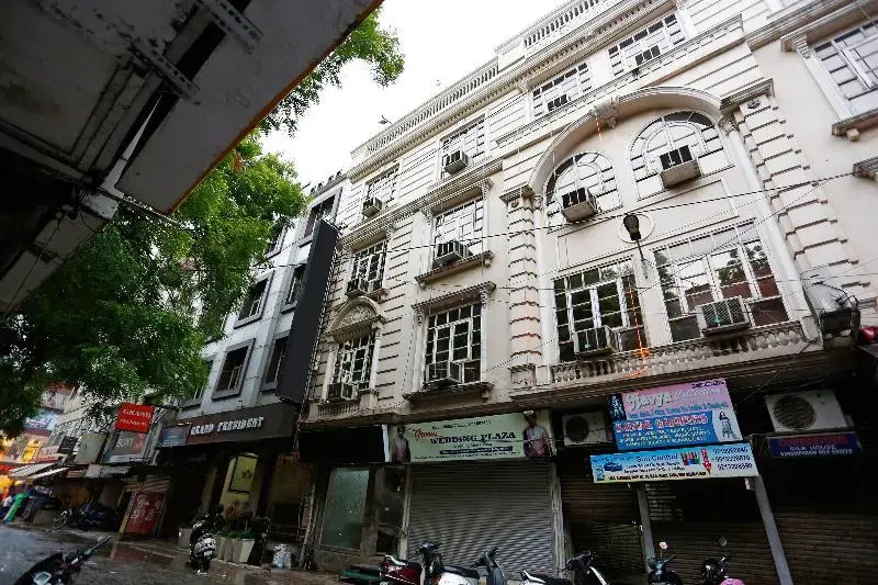 Hotel Mid Town
