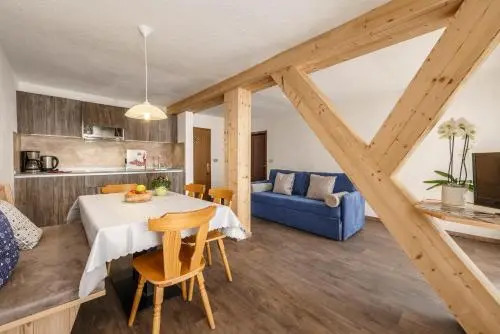 Plang Farmhouse