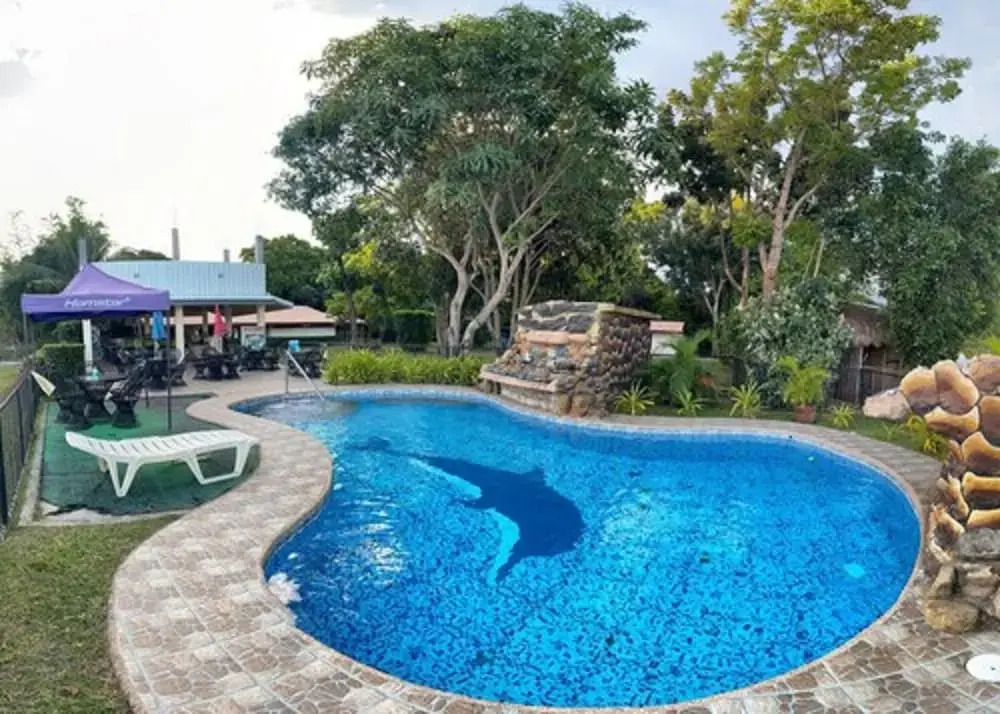 Montys Riverside View Resort