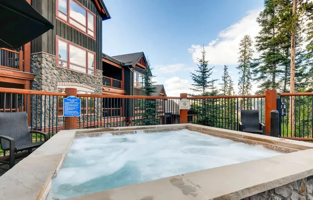 Luxury 2 Bedroom Ski in, Ski out Condo in Breckenridge with Shared Pool, Hot Tub, Arcade, and Bar