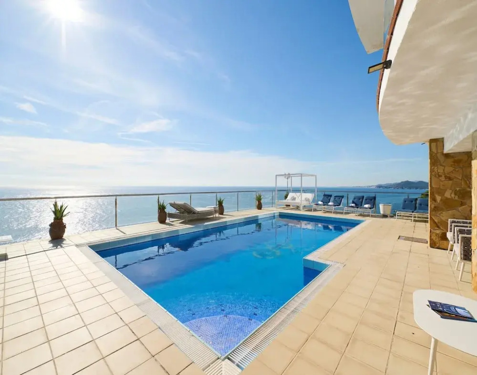 Villa in Cala Canyelles With Sea Views & Pool