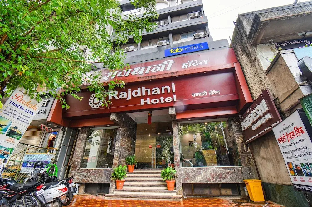 Super Collection O Rajdhani Hotel