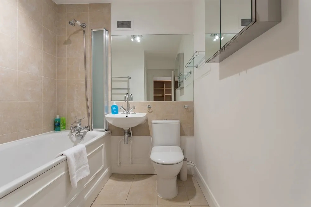 1 Bedroom Apartment in Chelsea Sleeps 3