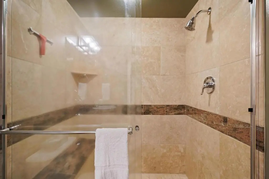 2 Landrise-AC-Hot Tub-4BR/2BA