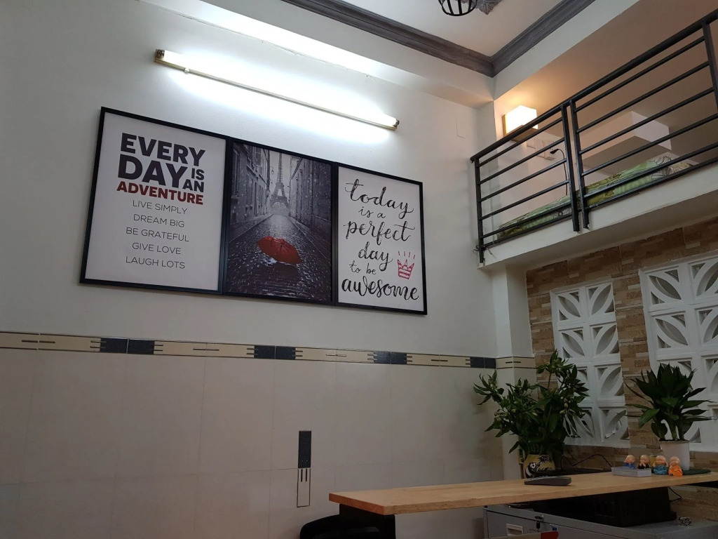 Travel Home - Hostel