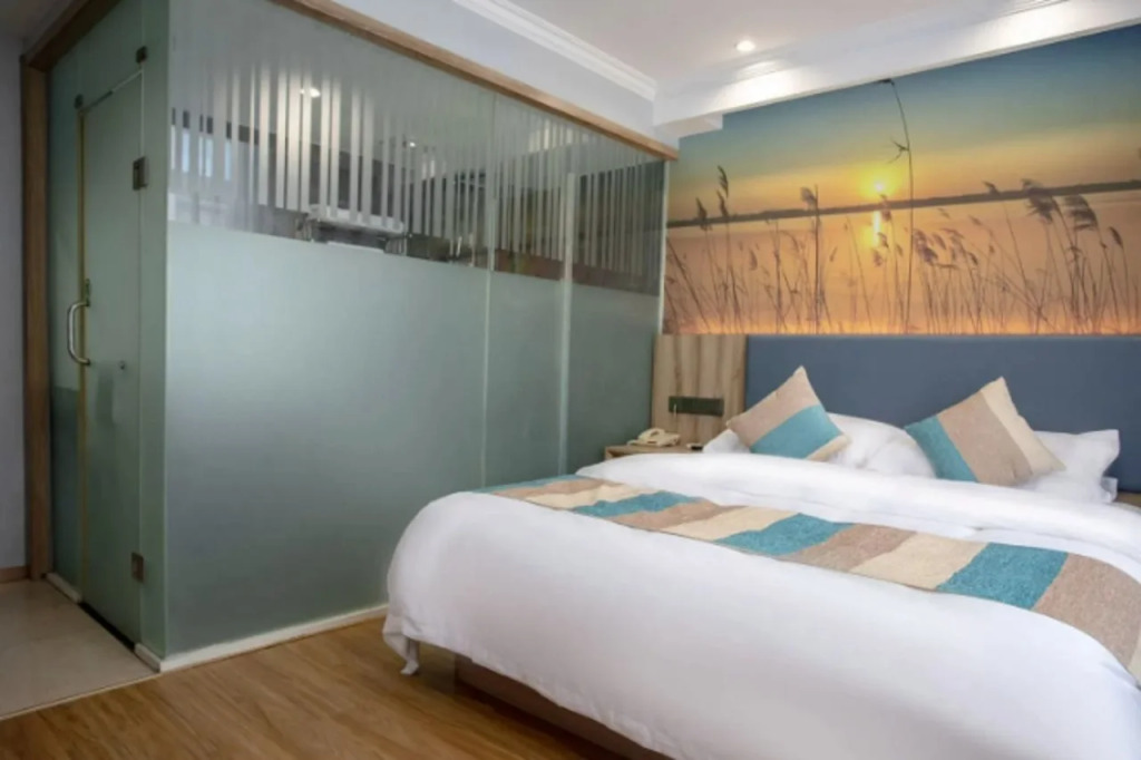 VX Hotel Hangzhou Banshan