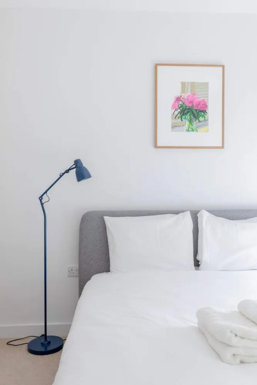 Stylish 2BD Oasis W/balcony South East London!