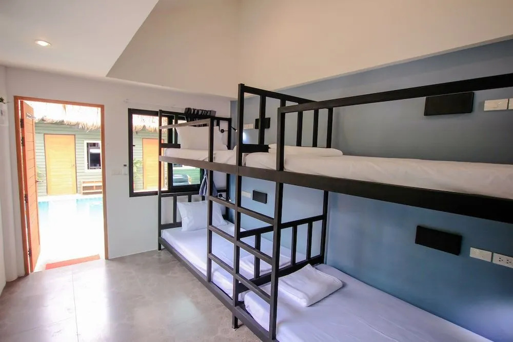 Bandon Beach Bar & Hostel - Adults Only