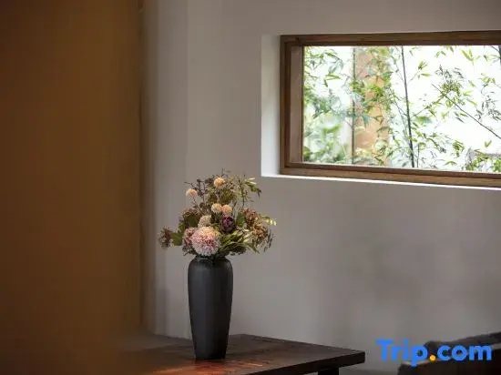 Luobai Homestay (Heshun Ancient Town)