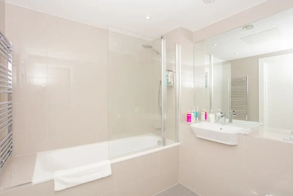 Three Bedroom Flat In Shoreditch With Large Balcony