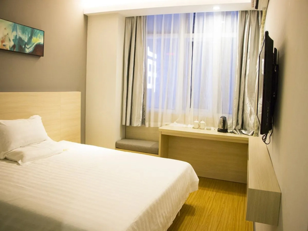 Hi Inn Liangpin Xiamen Taiwan Street Branch