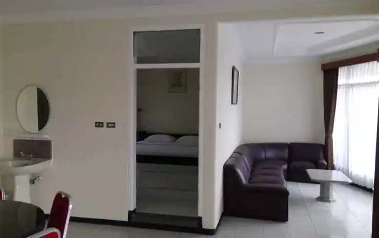 展玉德格拉比卢会议型酒店(Cianjur Delaga Biru Convention Hotel)