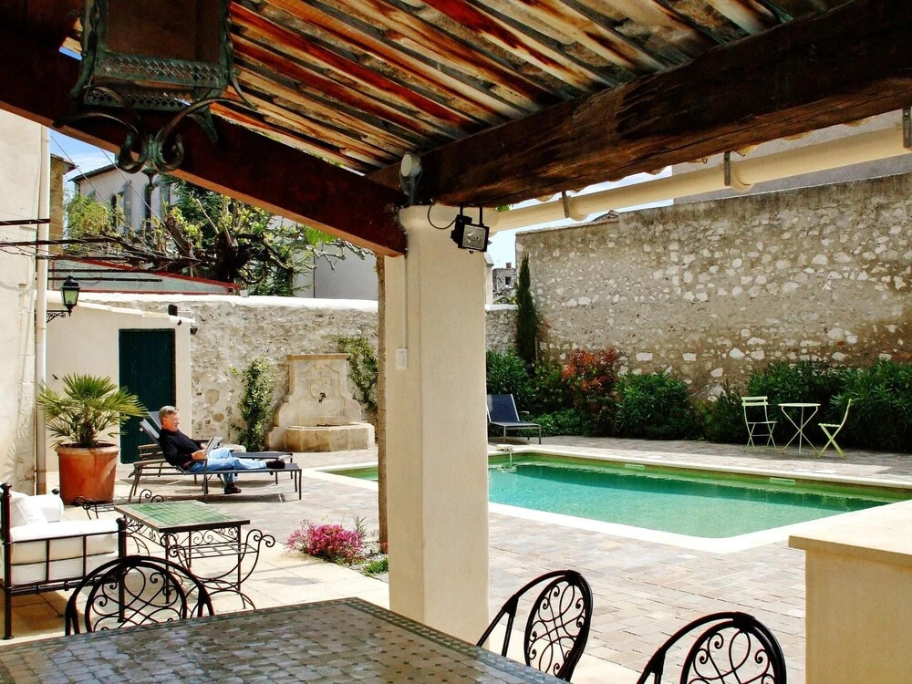 House With 4 Bedrooms in Mollégès, With Wonderful Mountain View, Priva