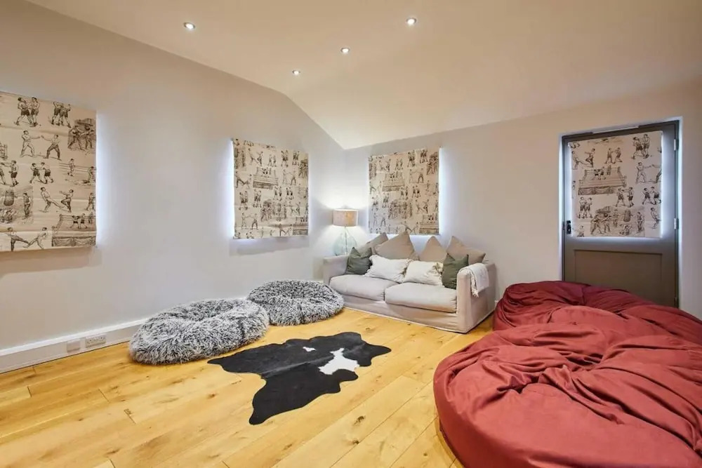 Host Stay Coed Barn