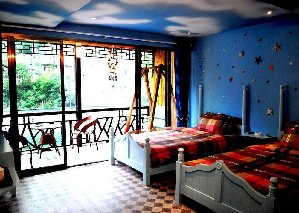 Fenghuang Lifetime True Love Hotel