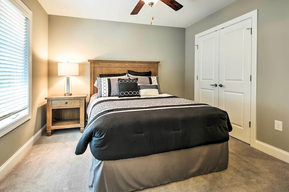 Downtown Townhome; Walk to Dine & Shop on Broad St