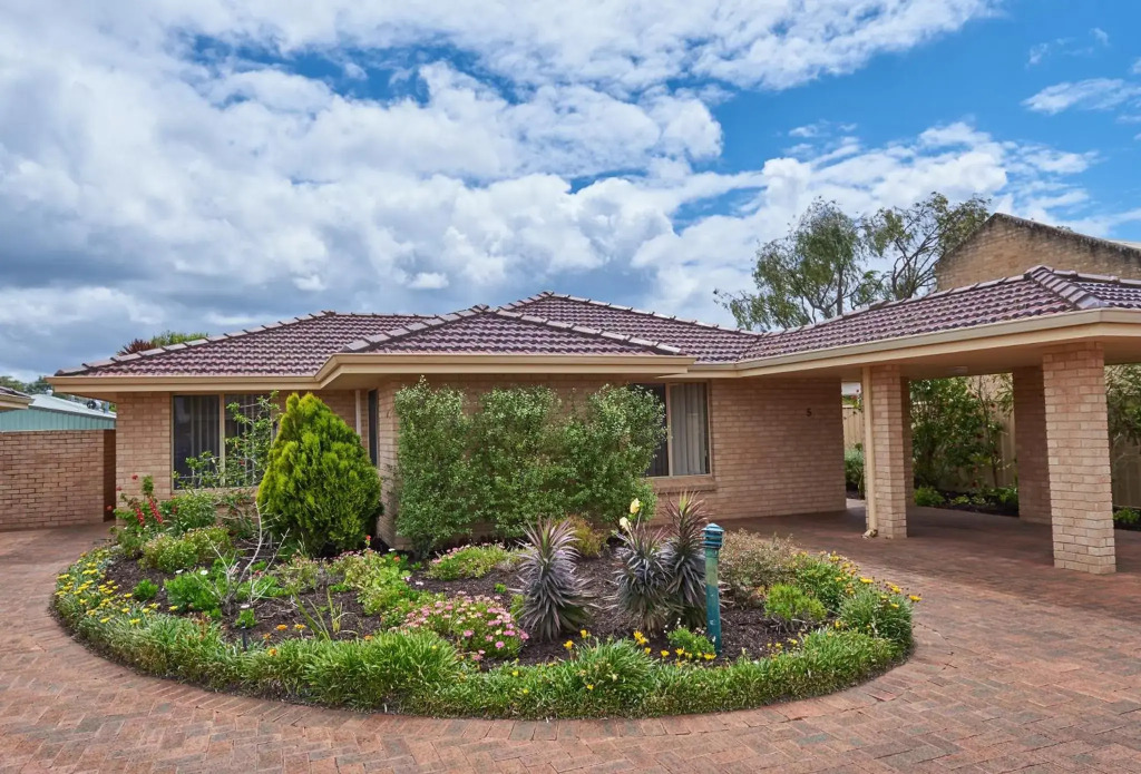 API Busselton Seaside Escape Apartments