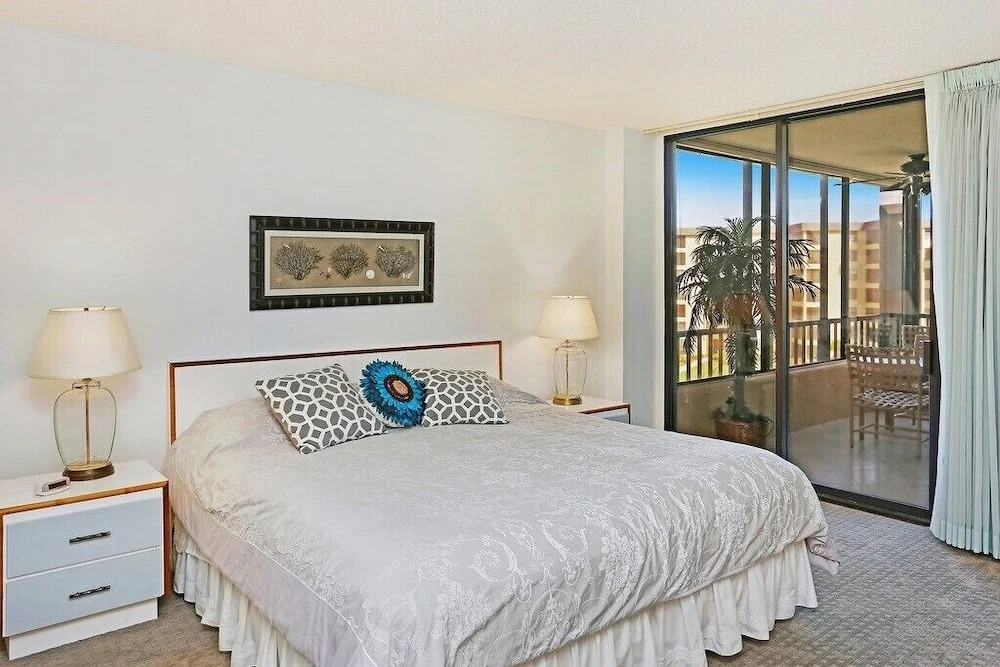 Gulf And Bay Club- B507 Great Location! 2 Bedroom Condo