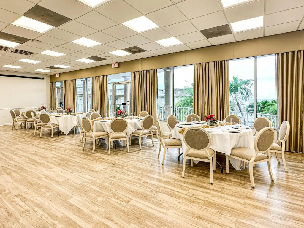 Thunderbird Beach Resort