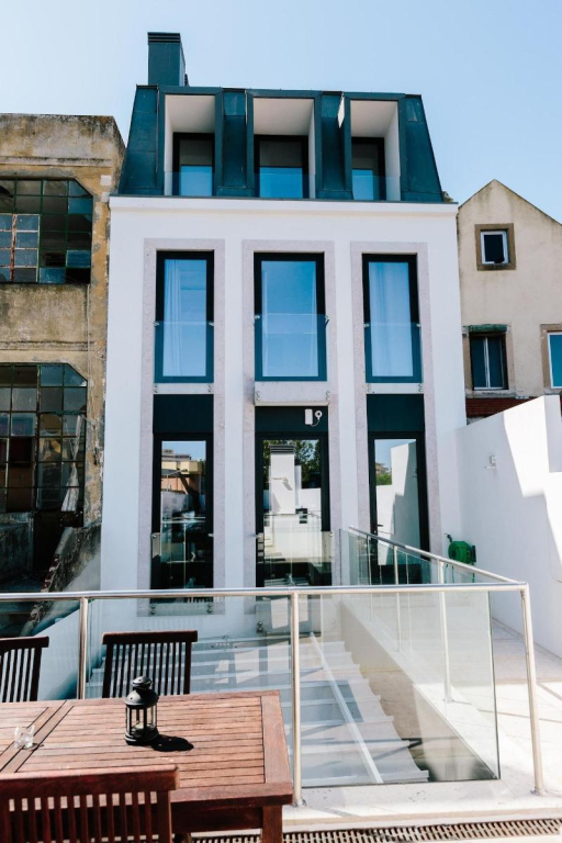 Lisbon South Hostel
