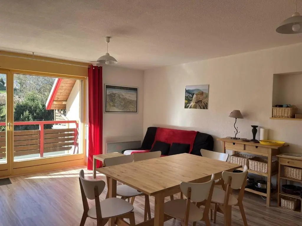 Appartement Pratique avec Balcon et Garage Privatif à Villard-de-Lans - FR-1-548-10