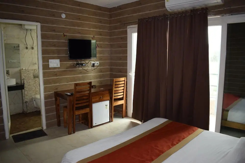 Hotel Palm Tree Sector 31