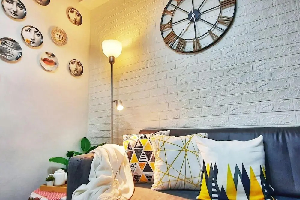 Sleeps 2 With Netflix and Free Wi-fi