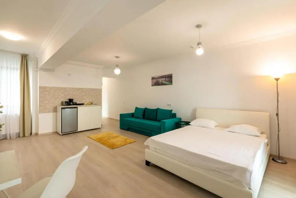 North Club Apartments II