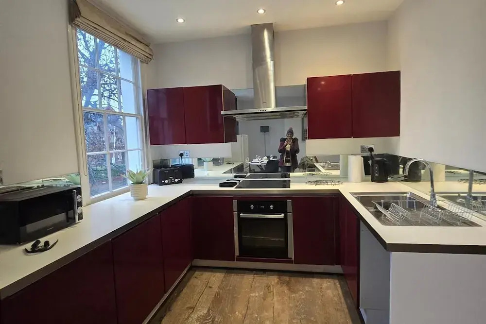 Apartment - Sleeps 6 & Near Station